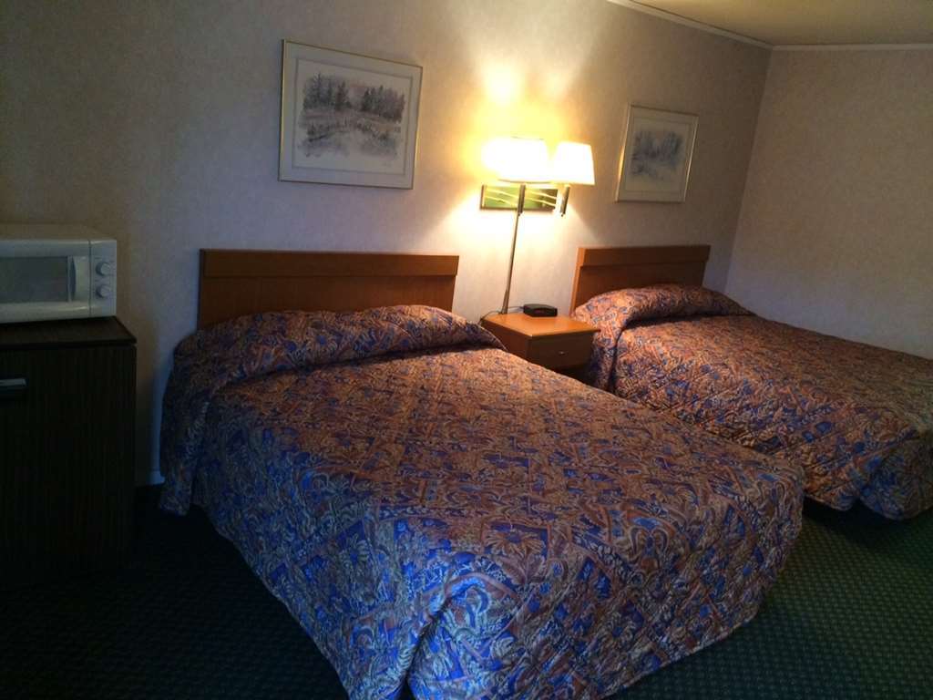 Town And Country Inn Suites Spindale Room photo