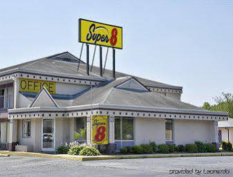 Town And Country Inn Suites Spindale Exterior photo